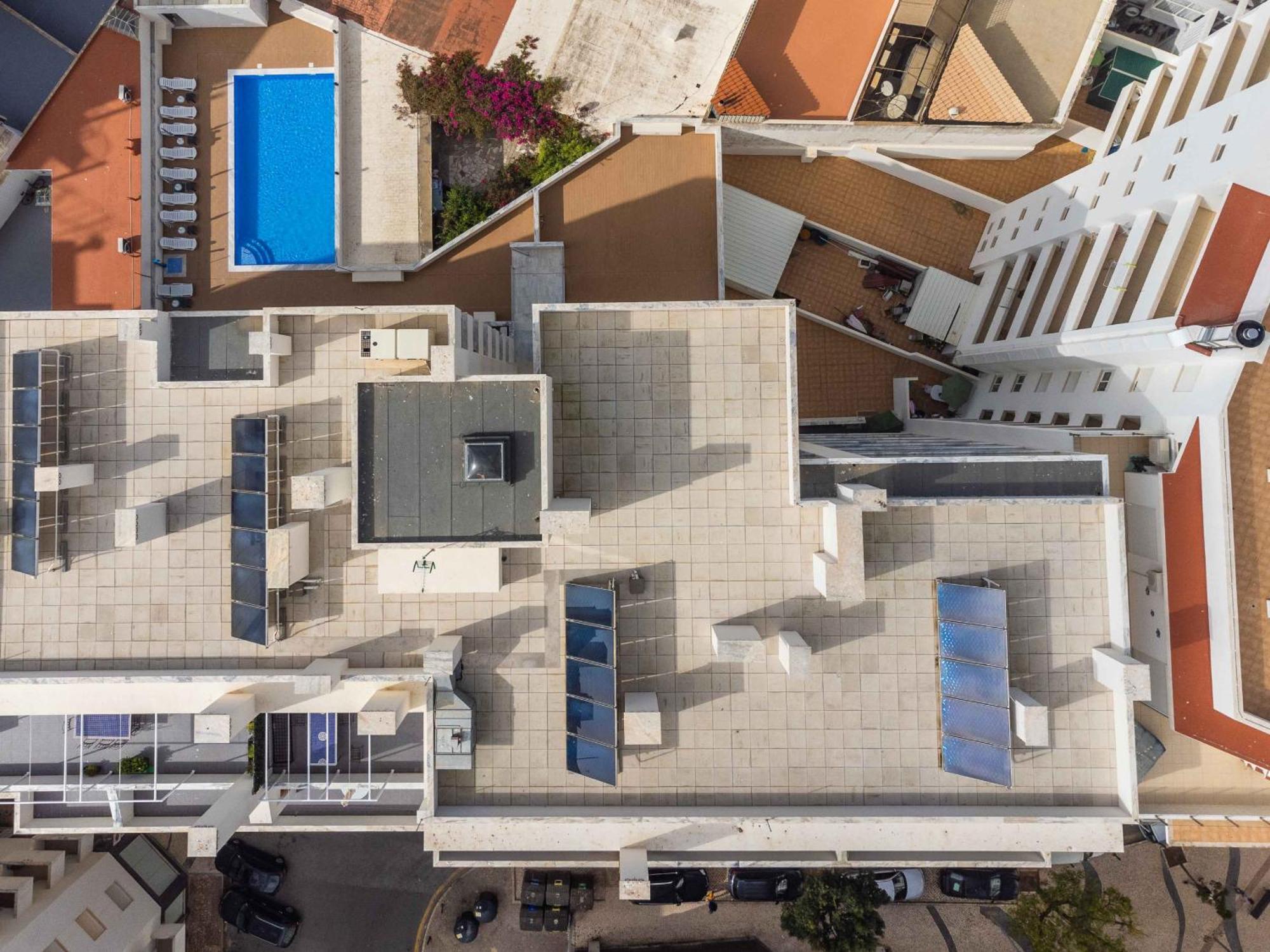 Caravelas 2-Bedroom Apartment With Pool - 50M From The Beach Armacao de Pera Exterior photo