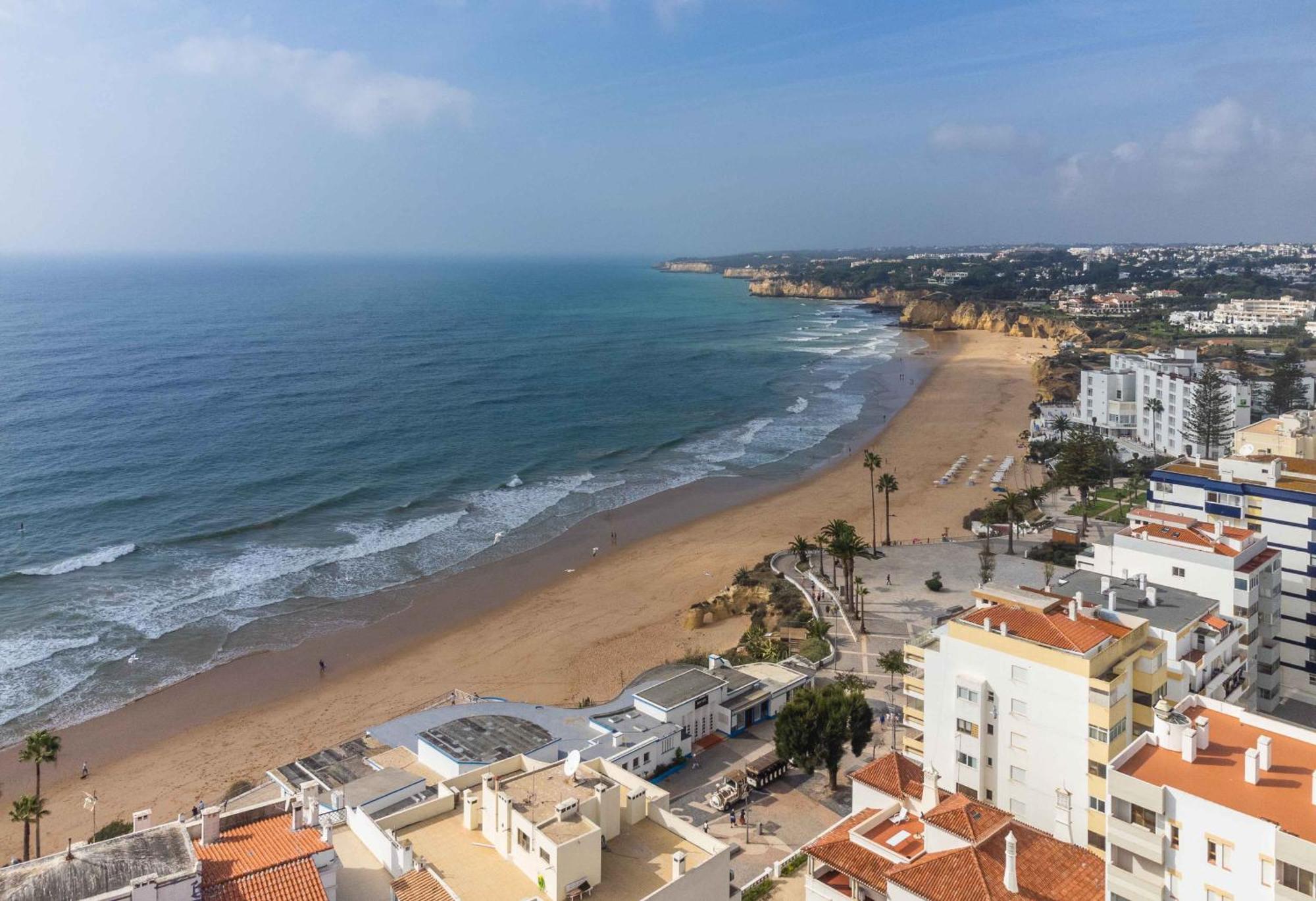 Caravelas 2-Bedroom Apartment With Pool - 50M From The Beach Armacao de Pera Exterior photo