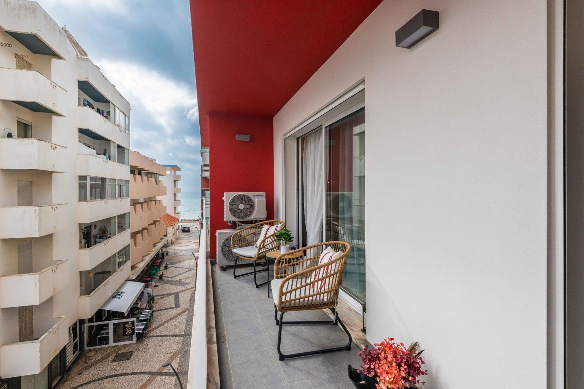 Caravelas 2-Bedroom Apartment With Pool - 50M From The Beach Armacao de Pera Exterior photo